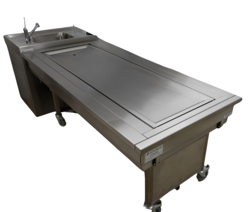 Ventilated embalming table with body tray transfer system